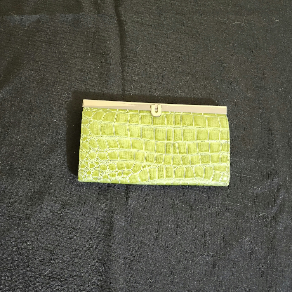 Green Crocodile-Embossed Women's Wallet